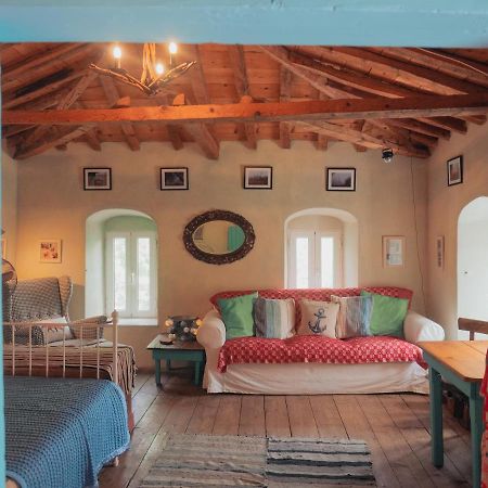 Vintage Stone-Built Country Cottage In Richea Kouloureika Exterior photo