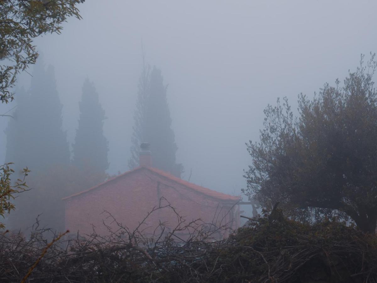 Vintage Stone-Built Country Cottage In Richea Kouloureika Exterior photo