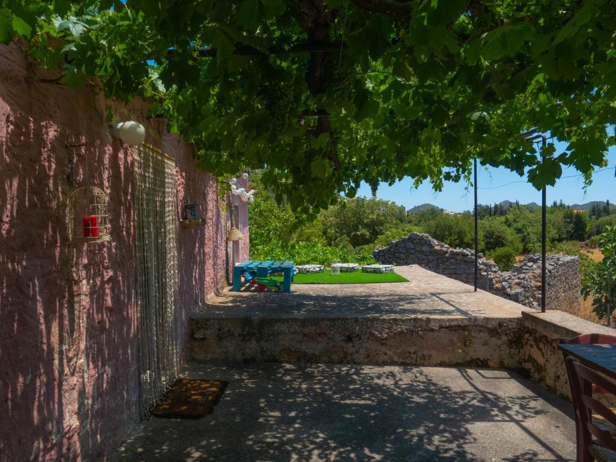 Vintage Stone-Built Country Cottage In Richea Kouloureika Exterior photo