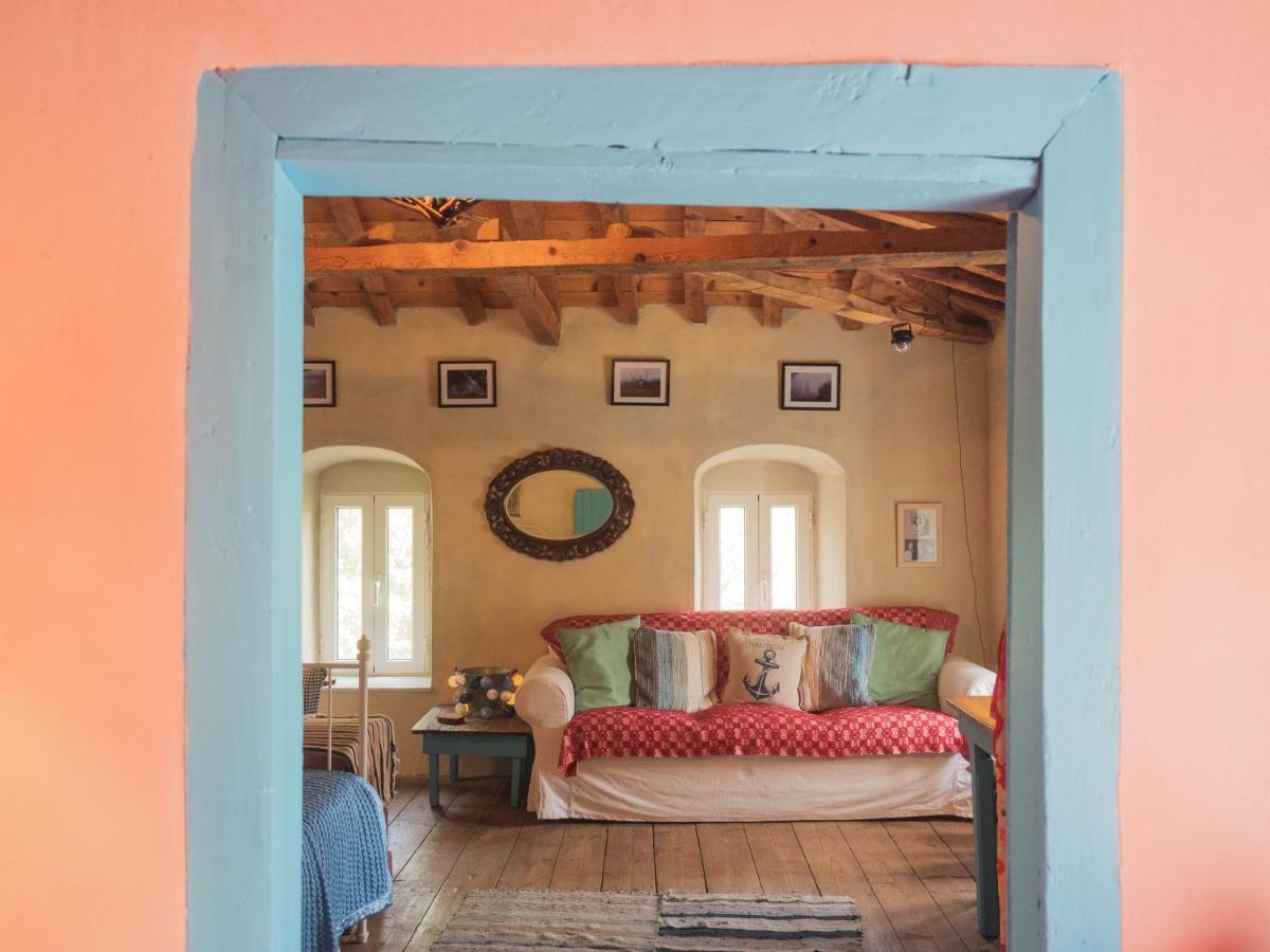 Vintage Stone-Built Country Cottage In Richea Kouloureika Exterior photo