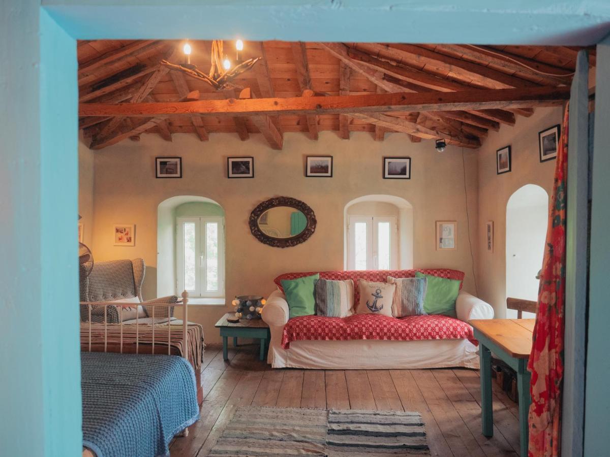 Vintage Stone-Built Country Cottage In Richea Kouloureika Exterior photo